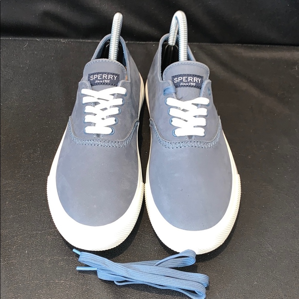 Sperry Captains CVO Leather Sneaker - Picture 2 of 5